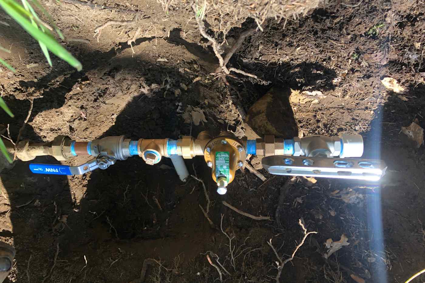 A new pressure regulator and shutoff set into the trench